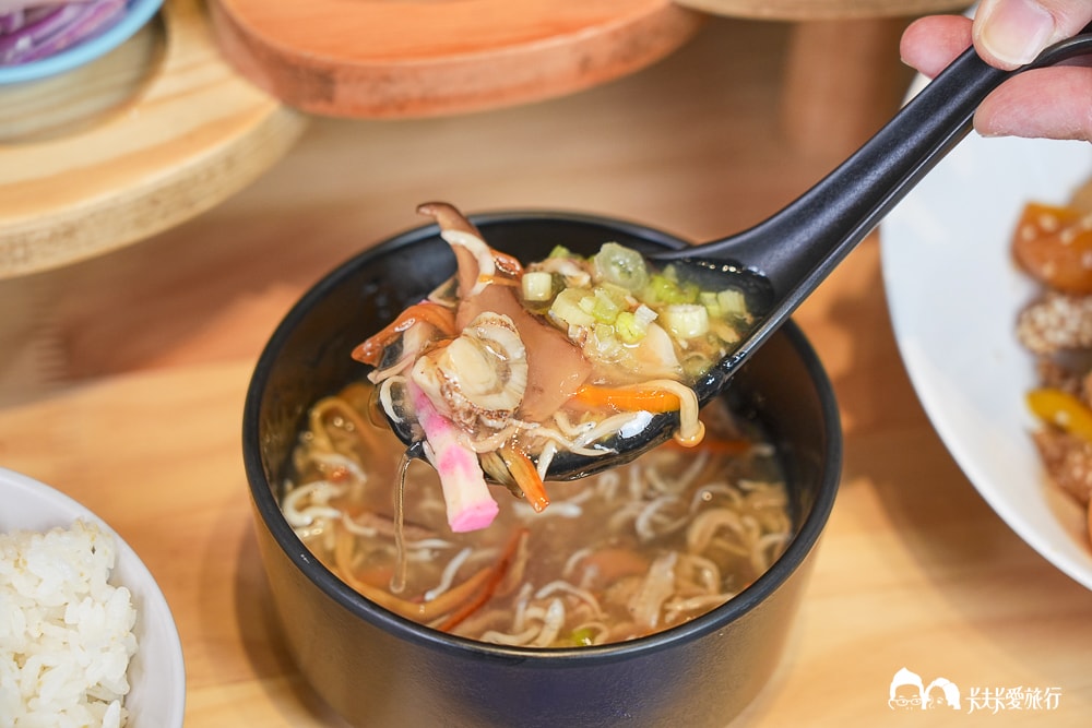 宜蘭簡餐推薦-游饗創意中式定食｜親子餐廳兒童遊戲區+九宮格菜色菜單