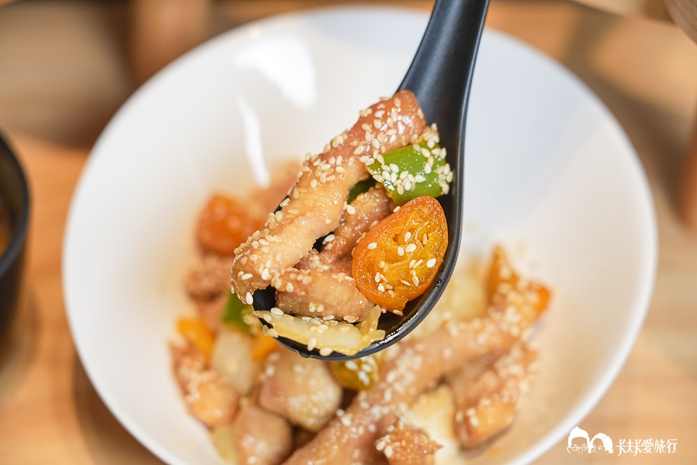 宜蘭簡餐推薦-游饗創意中式定食｜親子餐廳兒童遊戲區+九宮格菜色菜單