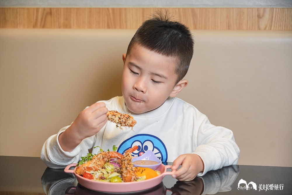 宜蘭簡餐推薦-游饗創意中式定食｜親子餐廳兒童遊戲區+九宮格菜色菜單