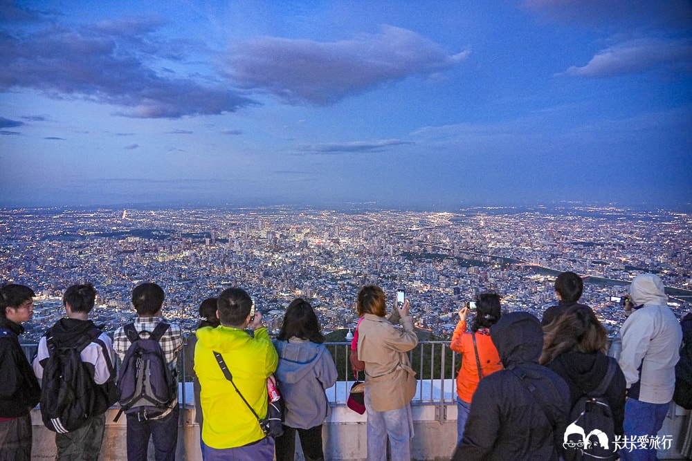 札幌夜景全攻略！藻岩山夜景：纜車票價與自駕交通、營業時間與四季夜景秘境指南