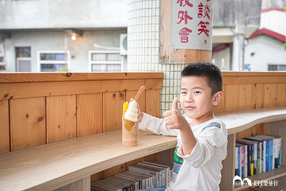 竹山美食地圖新亮點！台西冰菓室：舊客運站變身冰品書屋和菜單