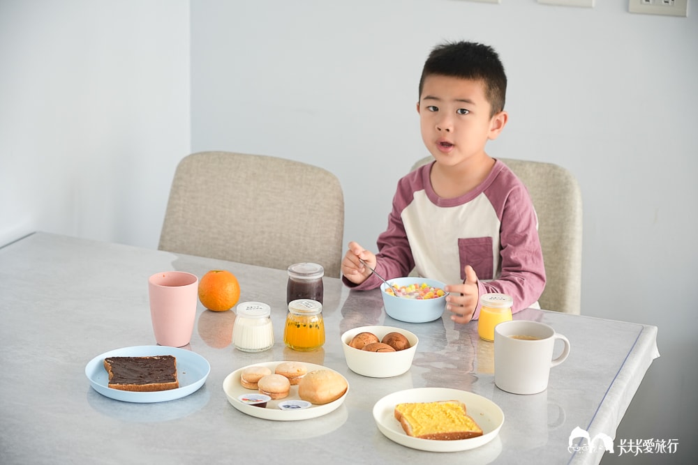 台中親子住宿推薦！后麗安心風自然2館：超狂溜滑梯配大浴缸，小孩玩瘋了