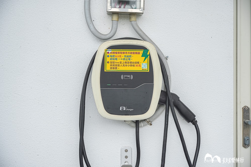 台中親子住宿推薦！后麗安心風自然2館：超狂溜滑梯配大浴缸，小孩玩瘋了