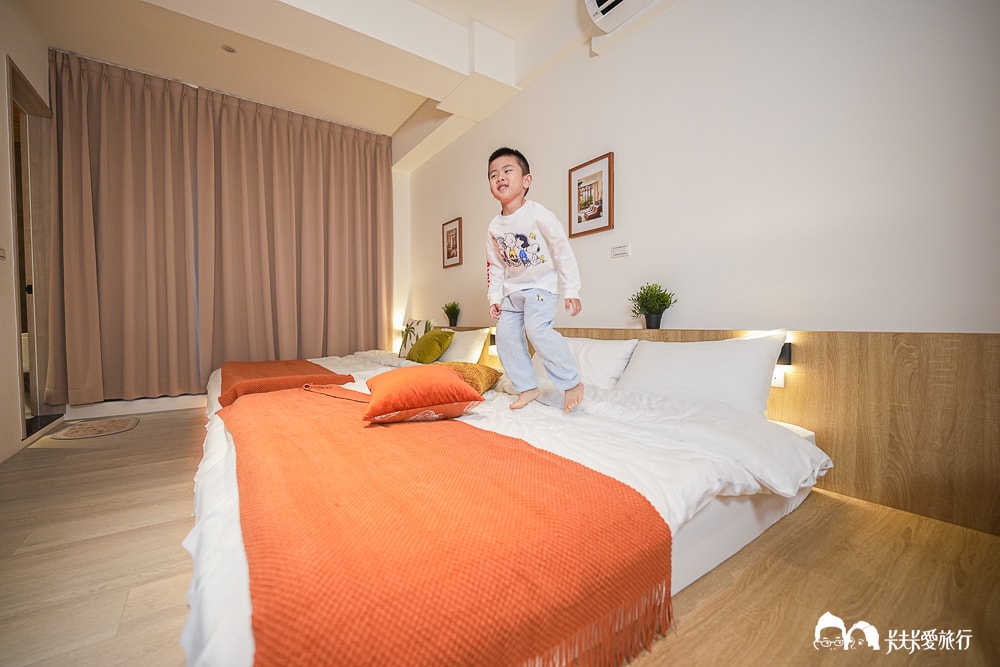 宜蘭親子包棟推薦|甜瓜VILLA:大人KTV、豪華下午茶、小孩瘋狂玩水!羅東質感民宿 - 第35張圖 宜蘭親子包棟推薦|甜瓜VILLA:大人KTV、豪華下午茶、小孩瘋狂玩水!羅東質感民宿