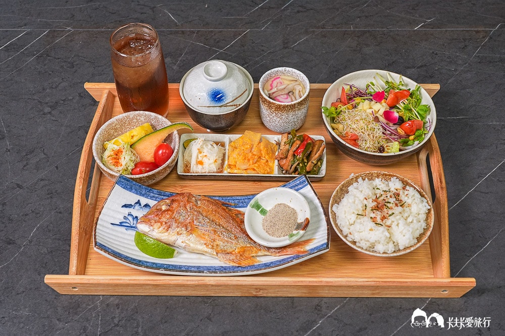 宜蘭礁溪必吃定食｜光鮮生活美食館：無菜單大菜變身個人套餐簡餐！獨享焗烤龍蝦與現煎鮮魚