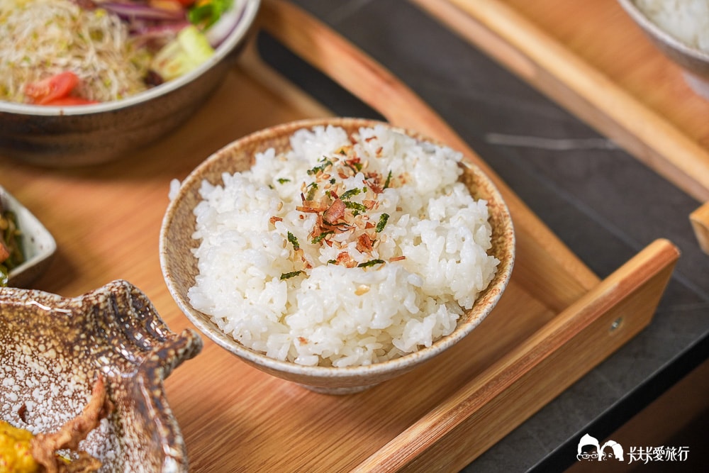宜蘭礁溪必吃定食｜光鮮生活美食館：無菜單大菜變身個人套餐簡餐！獨享焗烤龍蝦與現煎鮮魚