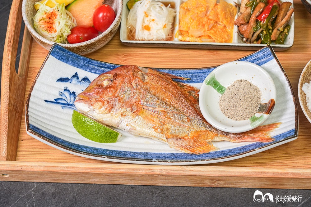 宜蘭礁溪必吃定食｜光鮮生活美食館：無菜單大菜變身個人套餐簡餐！獨享焗烤龍蝦與現煎鮮魚
