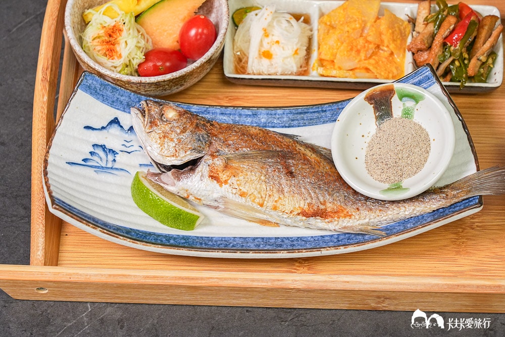 宜蘭礁溪必吃定食｜光鮮生活美食館：無菜單大菜變身個人套餐簡餐！獨享焗烤龍蝦與現煎鮮魚