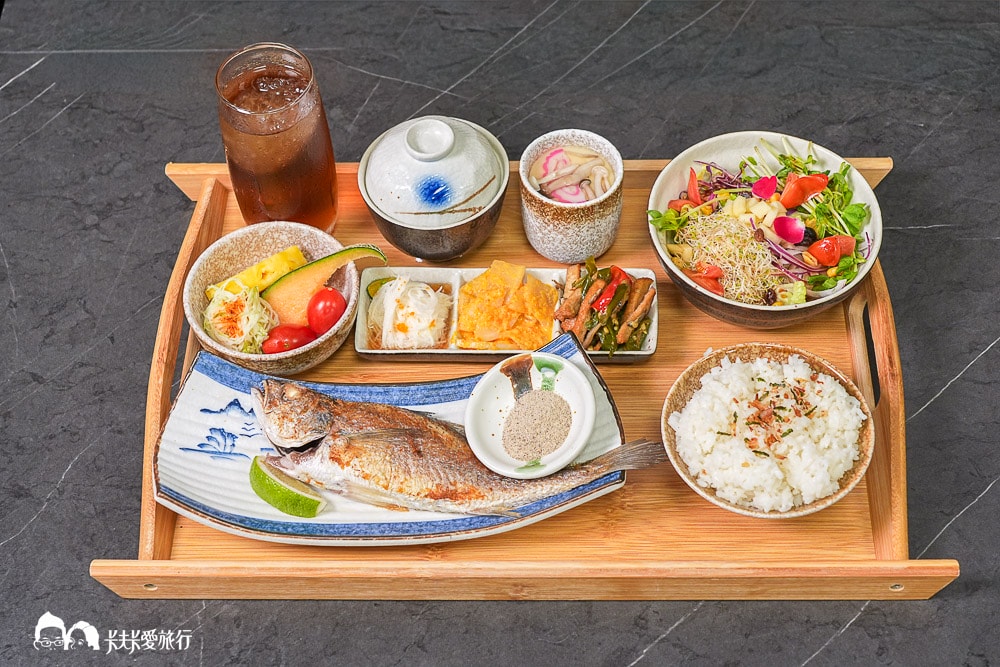 宜蘭礁溪必吃定食｜光鮮生活美食館：無菜單大菜變身個人套餐簡餐！獨享焗烤龍蝦與現煎鮮魚