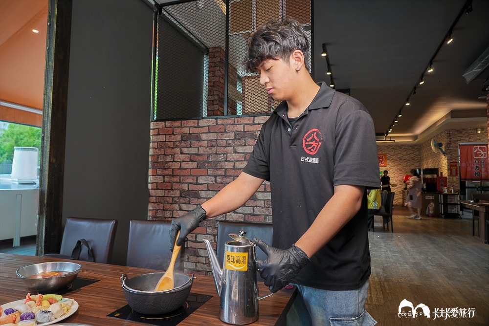 宜蘭火鍋推薦！八方悅鍋物羅東店：浮誇鱈場蟹海鮮船+自助吧吃到飽寵愛家人菜單