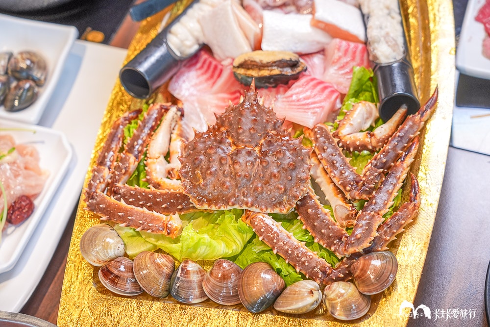 宜蘭火鍋推薦！八方悅鍋物羅東店：浮誇鱈場蟹海鮮船+自助吧吃到飽寵愛家人菜單