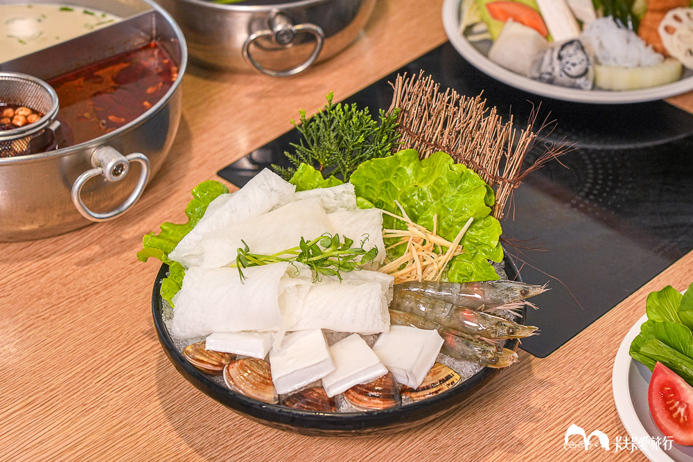 六號糧倉精緻鍋物宜蘭店|在穀倉吃麻辣鍋!小農蔬菜自助吧吃到飽菜單 - 第24張圖 六號糧倉精緻鍋物宜蘭店|在穀倉吃麻辣鍋!小農蔬菜自助吧吃到飽菜單