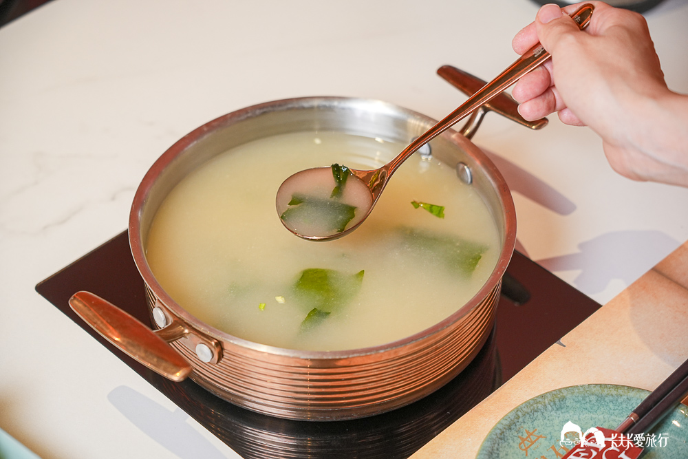 宜蘭羅東火鍋推薦|嗑肉石鍋:超狂自助吧吃到飽與肉瀑布,菜單評價與停車資訊 - 第30張圖 宜蘭羅東火鍋推薦|嗑肉石鍋:超狂自助吧吃到飽與肉瀑布,菜單評價與停車資訊
