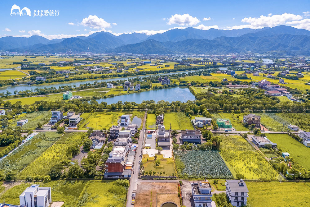 全村的希望空拍，四周宜蘭稻田環繞