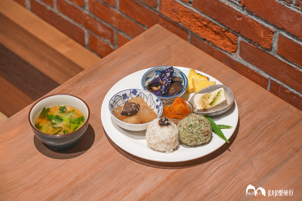 宜蘭員山美食|一簞食蔬食餐廳,深溝村穀倉老屋、當季蔬食料理菜單價格 - 第20張圖 一簞食四季飯糰餐