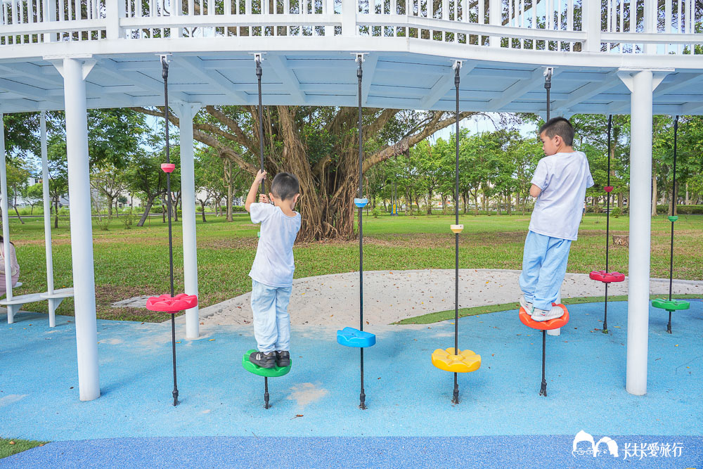 宜蘭運動公園溜滑梯|全新彩虹雲朵遊戲場開箱+戰艦溜滑梯一次玩 - 第23張圖 宜蘭運動公園溜滑梯|全新彩虹雲朵遊戲場開箱+戰艦溜滑梯一次玩