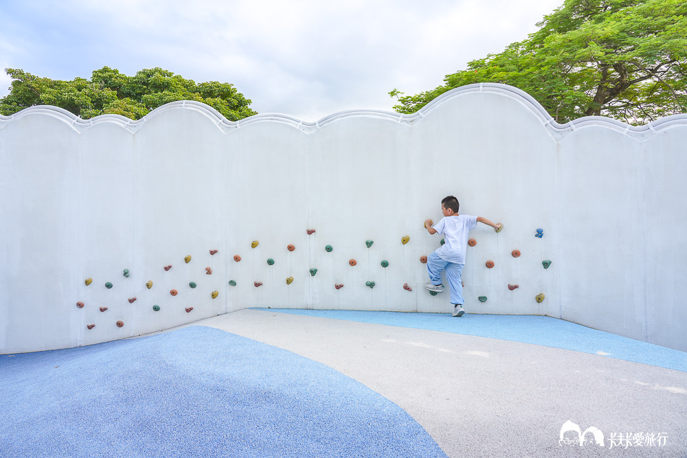 宜蘭運動公園溜滑梯|全新彩虹雲朵遊戲場開箱+戰艦溜滑梯一次玩 - 第12張圖 宜蘭運動公園溜滑梯|全新彩虹雲朵遊戲場開箱+戰艦溜滑梯一次玩