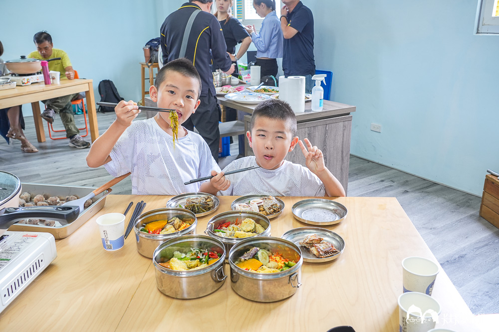 花蓮漁港親子一日遊全紀錄|多羅滿賞鯨+海洋垃圾撈拾+手打魚丸DIY一次收藏 - 第38張圖 花蓮漁港親子一日遊全紀錄|多羅滿賞鯨+海洋垃圾撈拾+手打魚丸DIY一次收藏